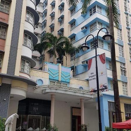 101 Newport Blvd C2 4F By Rechelle Nunag Pasay Esterno foto