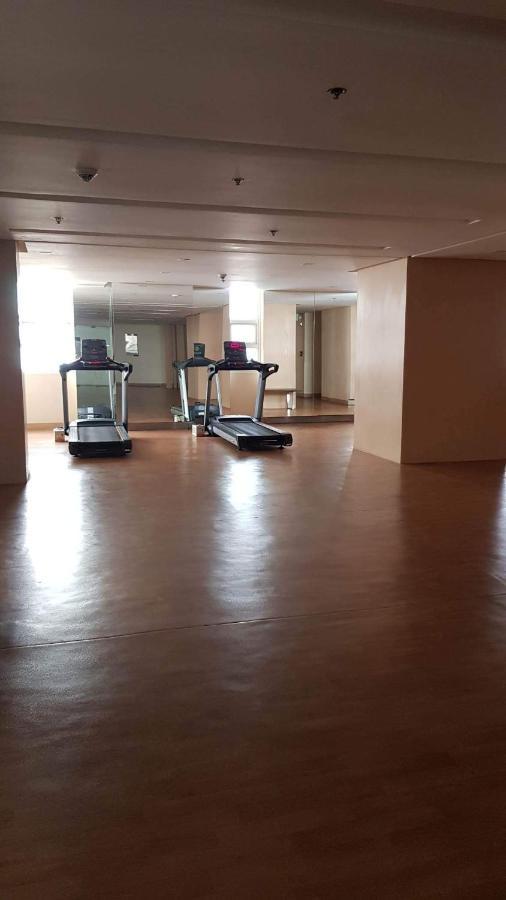101 Newport Blvd C2 4F By Rechelle Nunag Pasay Esterno foto