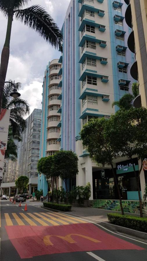 101 Newport Blvd C2 4F By Rechelle Nunag Pasay Esterno foto