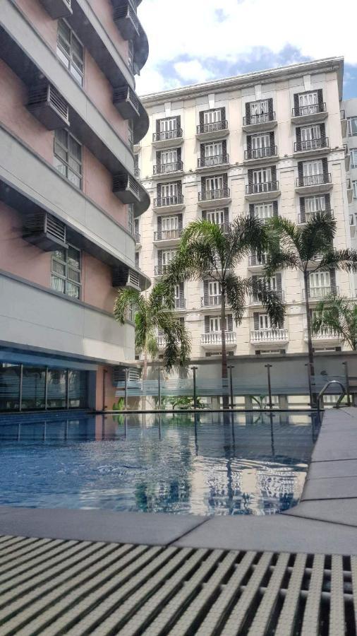 101 Newport Blvd C2 4F By Rechelle Nunag Pasay Esterno foto